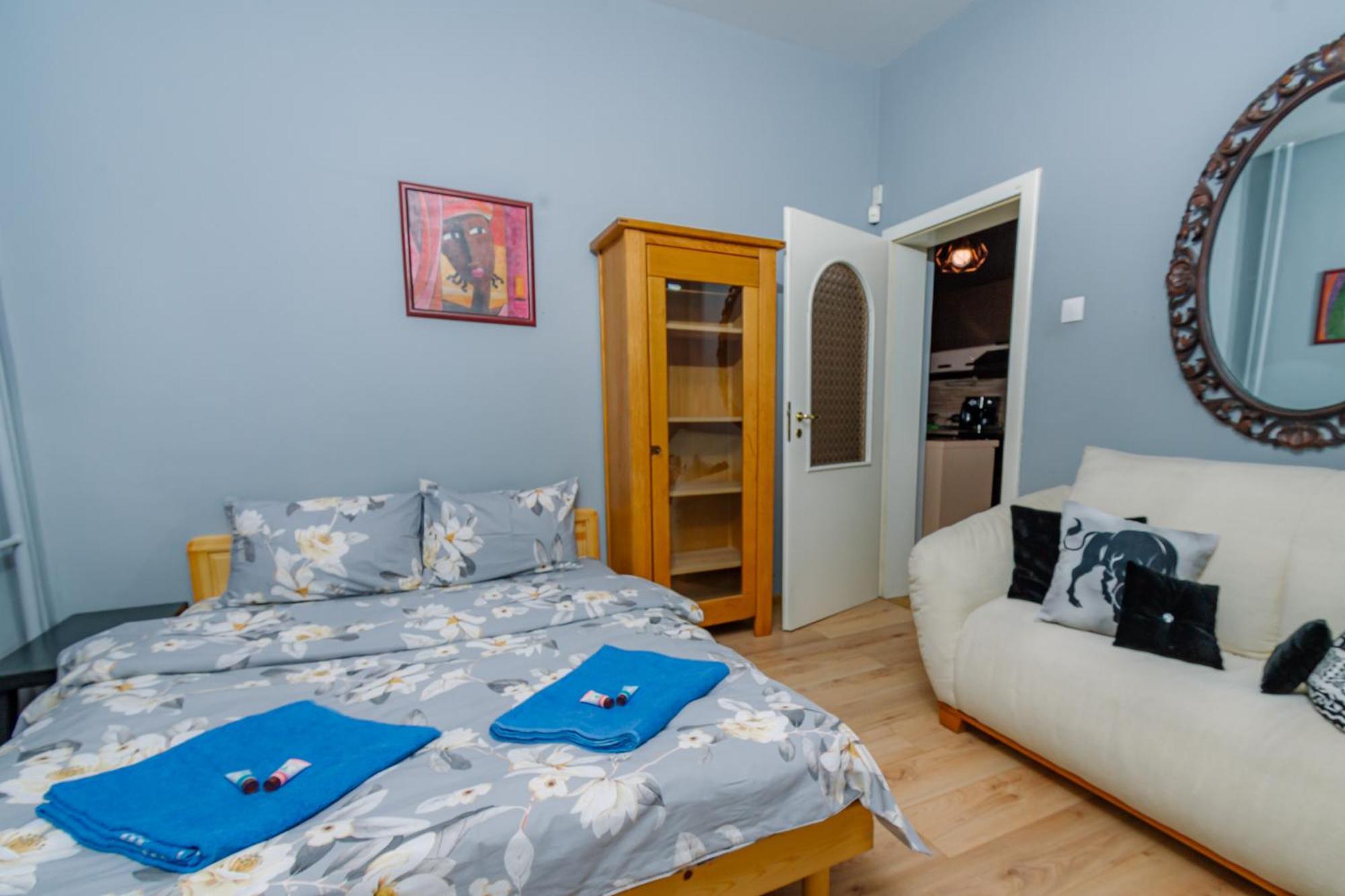 Top Center, 3Bdr, Heart Of The City, Free Secured Parking Sofia Exterior photo