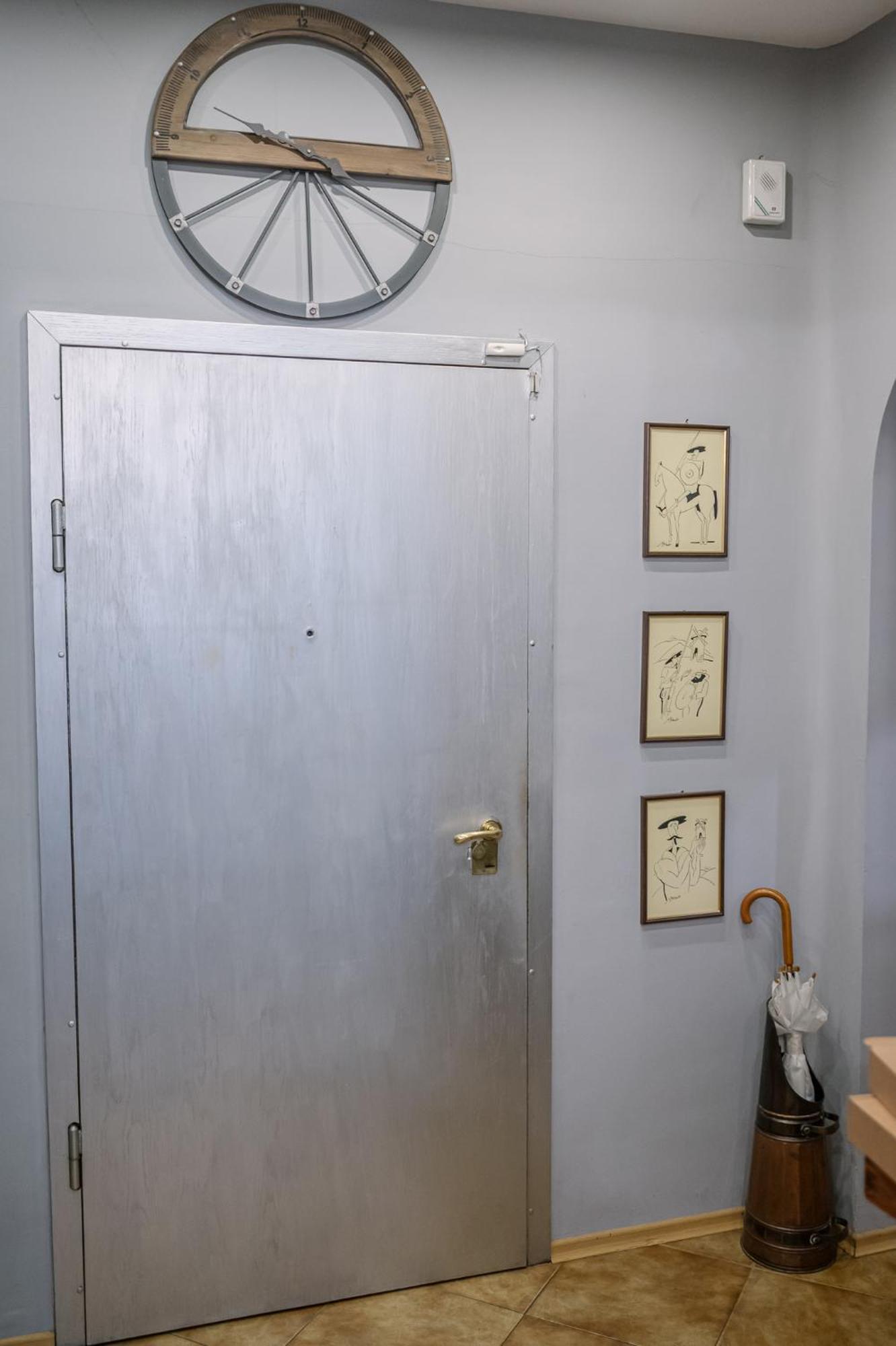 Top Center, 3Bdr, Heart Of The City, Free Secured Parking Sofia Exterior photo